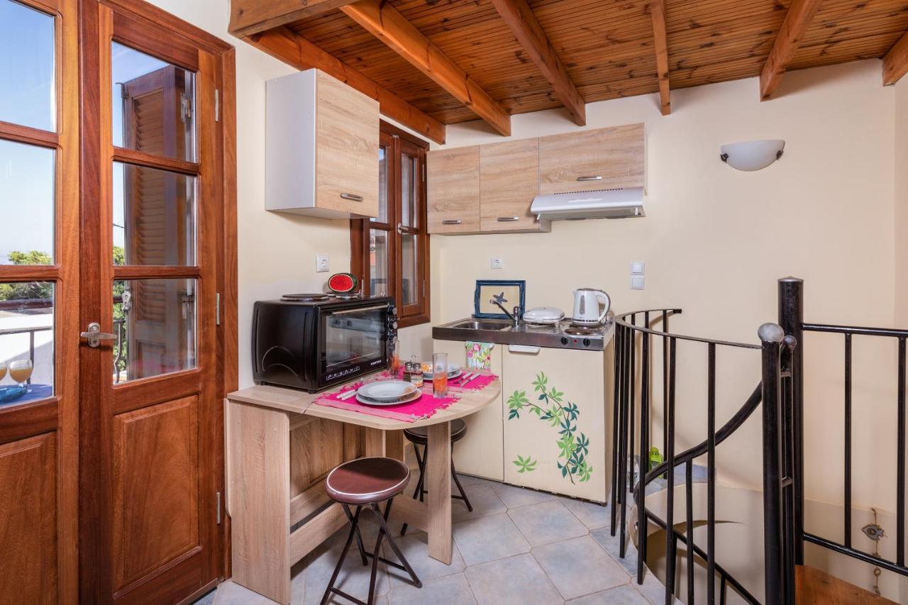 Coralli House Chalki Town エクステリア 写真